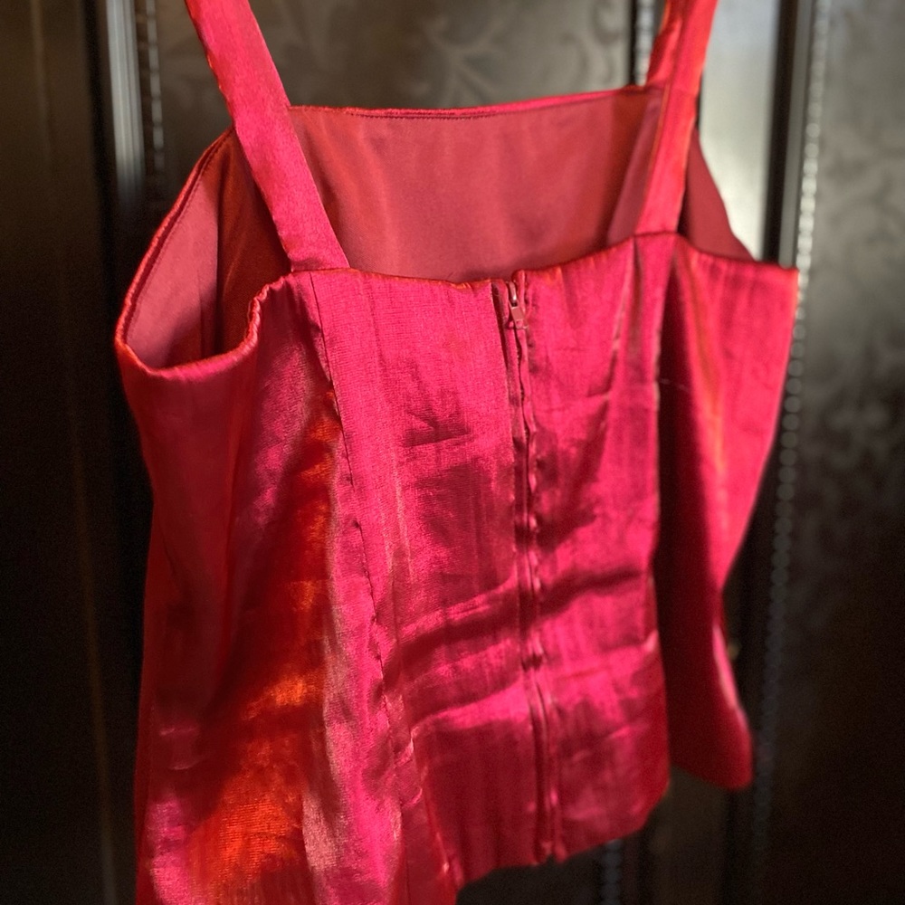 Red top - Picture 2 of 2